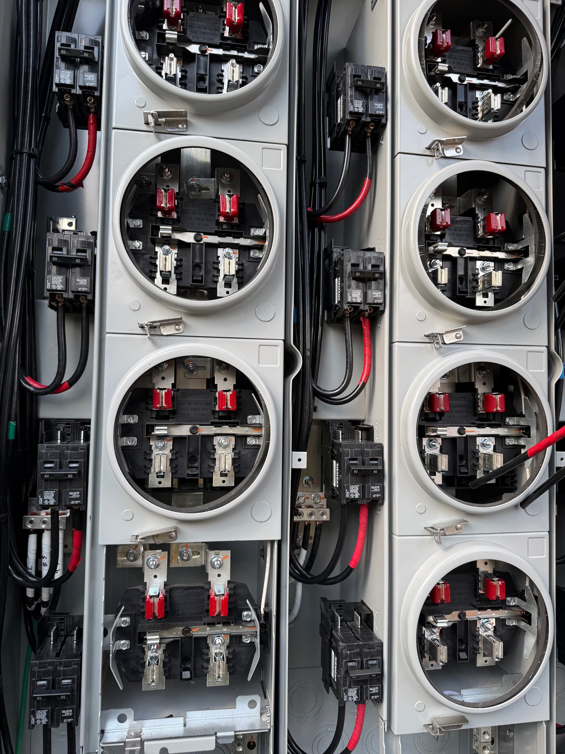 Gallery photos for 800 Amp 16-Unit Meter Disconnect and Service Repair in East Point GA: Image #3